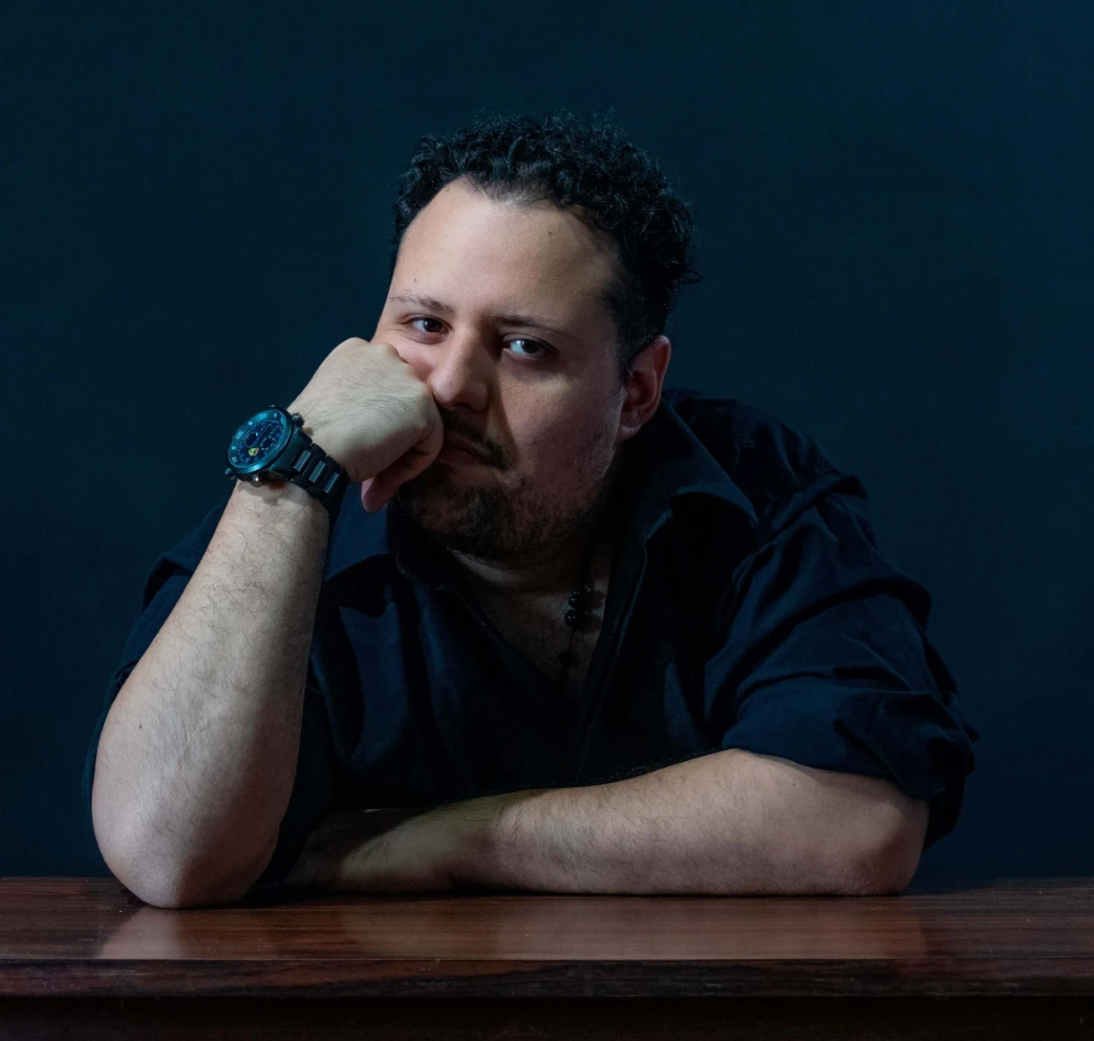 Tomas Flores - Actor