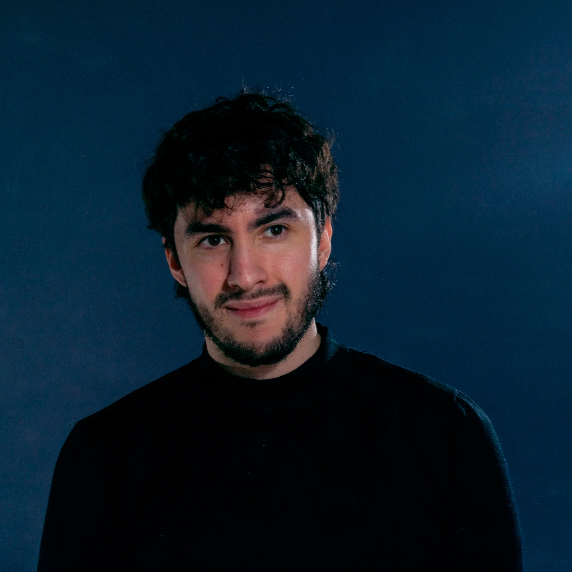 Tomás Romero, programador y desarrollador de software, estudiante de la Tecnicatura Universitaria en Programación UTN especializado en Python, JavaScript y React